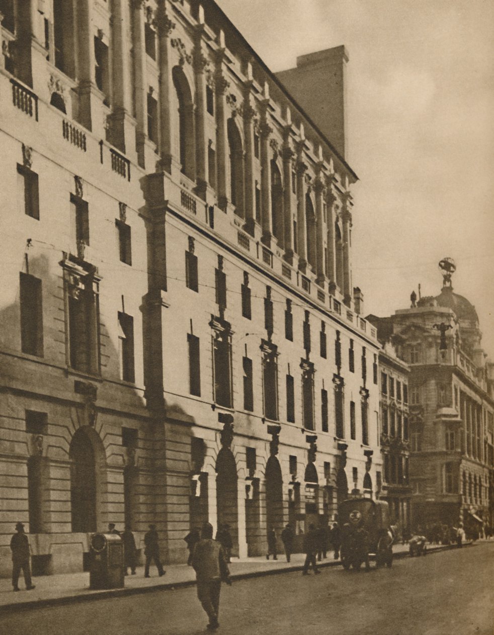 Byggnadsrepresentant för New London på Moorgate Street, c1935. av Walter Benington