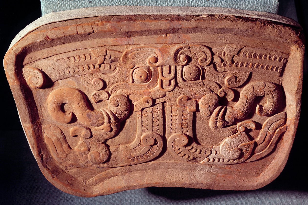 Original model af Taotie maske i terracotta. Taotie er en af de 9 drager i kinesisk mytologi. Realiseret i krigerrigernes æra (475-221 f.Kr.), Chinaswed av Warring States period Chinese School
