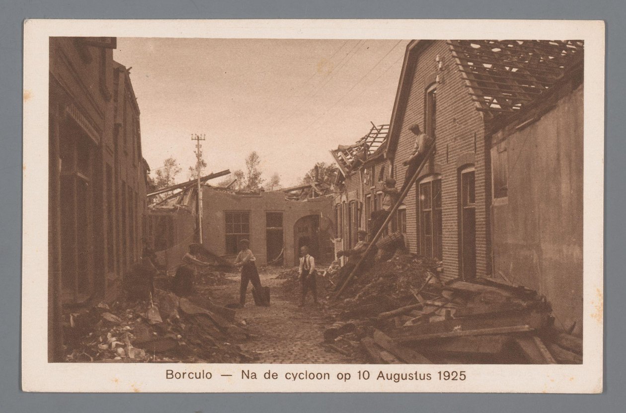 Borculo -- Efter cyklonen den 10 augusti 1925 av Weenenk and Snel
