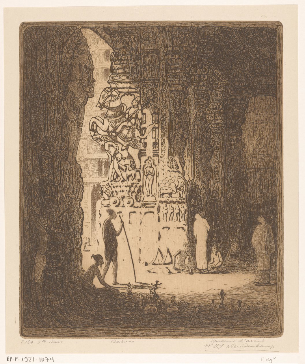Skulpterade kolonner i en basar i Madurai Bazaar, Madura (originaltitel) av Wijnand Otto Jan Nieuwenkamp (signed by artist)