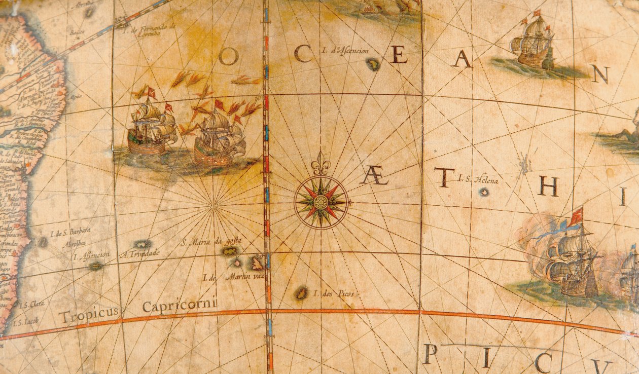 Detalj av stridsfartyg i Atlanten från en jordglob 1645/48 av Willem Blaeu