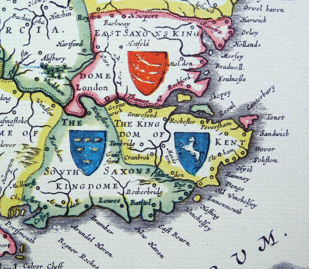 Sköldar av Sussex, Kent och Essex från Heptarchy; ett samlingsnamn för de anglosaxiska kungadömena i södra, östra och centrala England under senantiken och tidig medeltid av Willem Blaeu