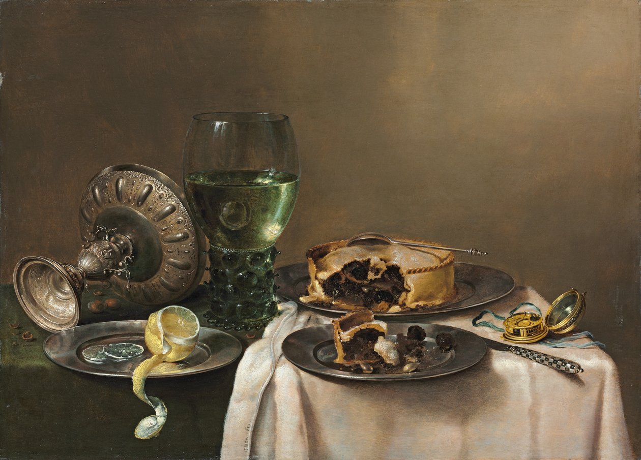 Pronk stilleben, med en roemer, en uppåtvänd silvertazza, en halvskalad citron på en tennfat, med en paj, en klocka och en kniv, 1631 av Willem Claesz. Heda