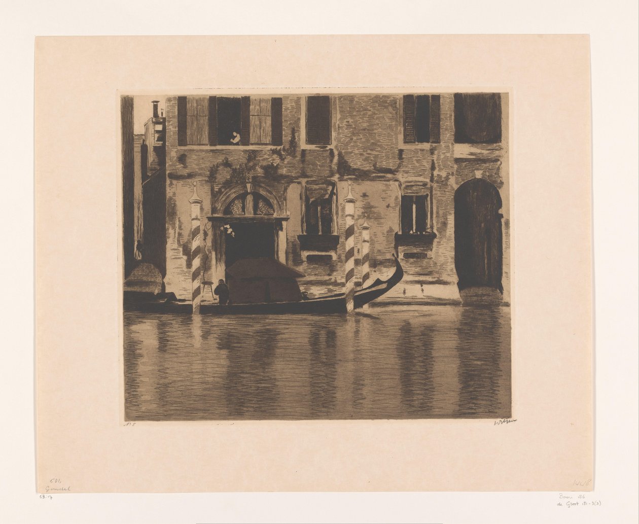 Förtöjd gondol med uppbyggnad i en kanal i Venedig Gondol med konstruktion i Canal Grande, Venedig (originaltitel) av Willem Witsen (signed by artist)