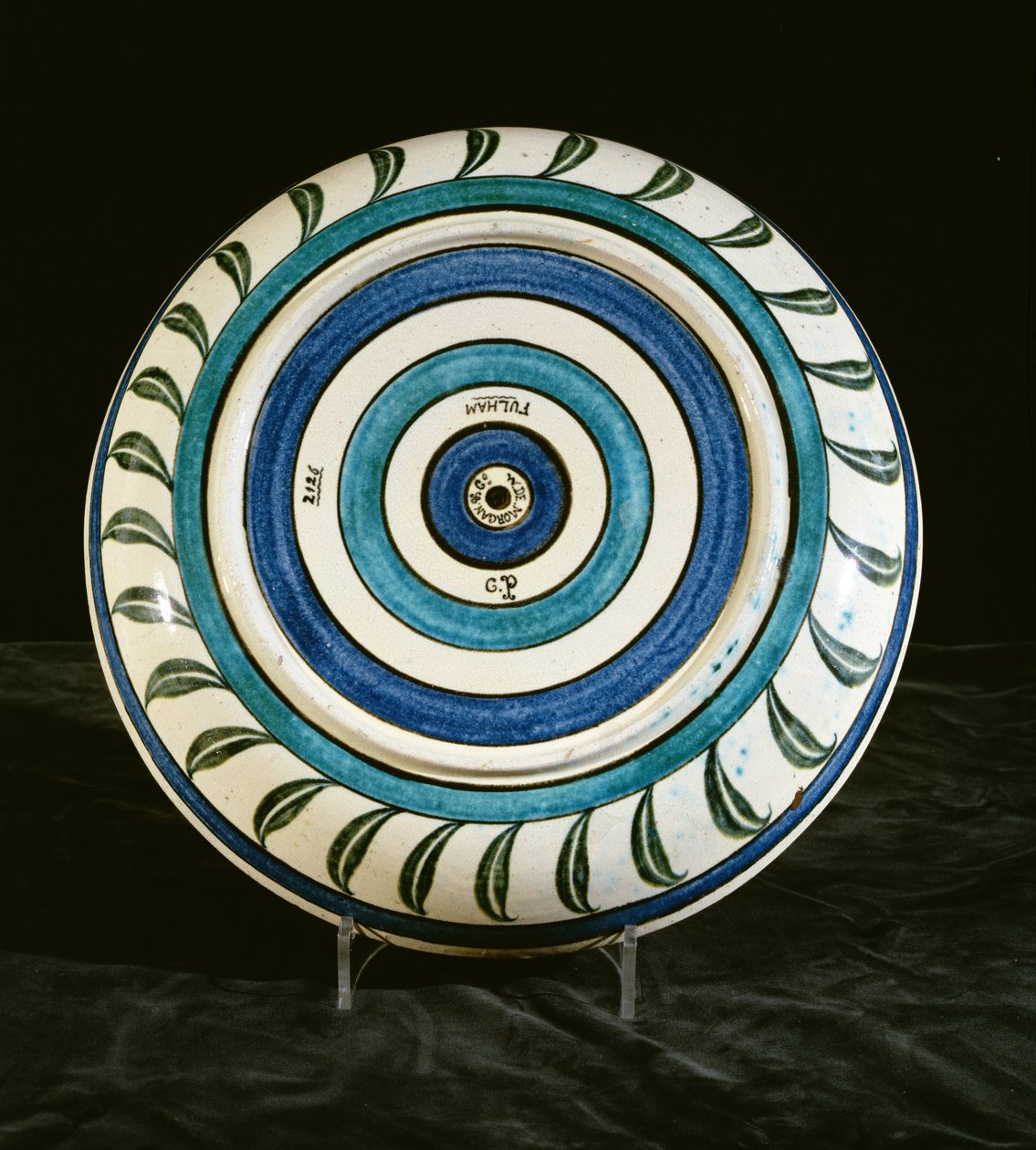 Laddare, målad av Charles Passenger, 1888-97 (keramik) (baksidan av 267787) av William de Morgan