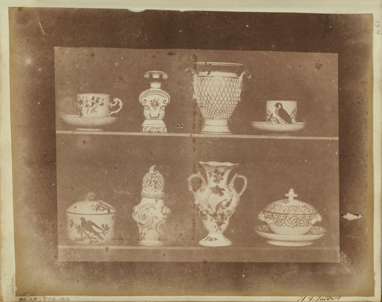 Articles of China. av William Henry Fox Talbot