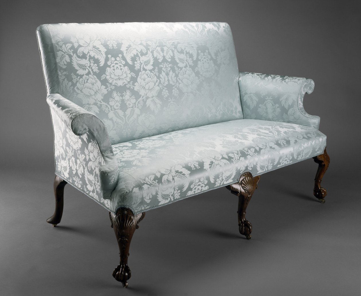 Soffa, ca 1735 (valnötsträ och klädsel) av William I attr.to Hallett