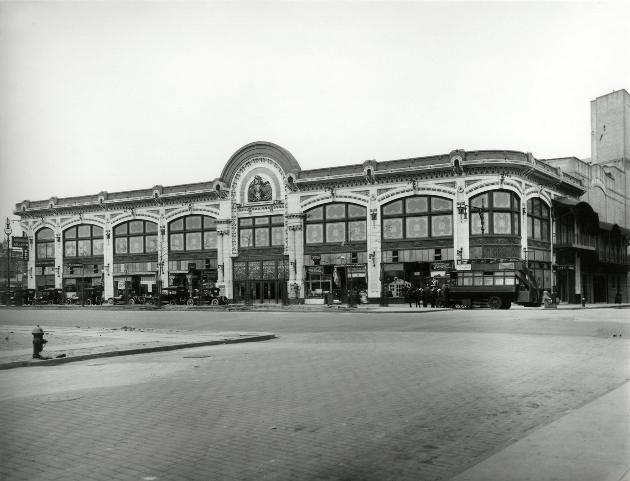 Audubon Ballroom, 165th Street och Broadway, ca 1910-21 av William Davis Hassler