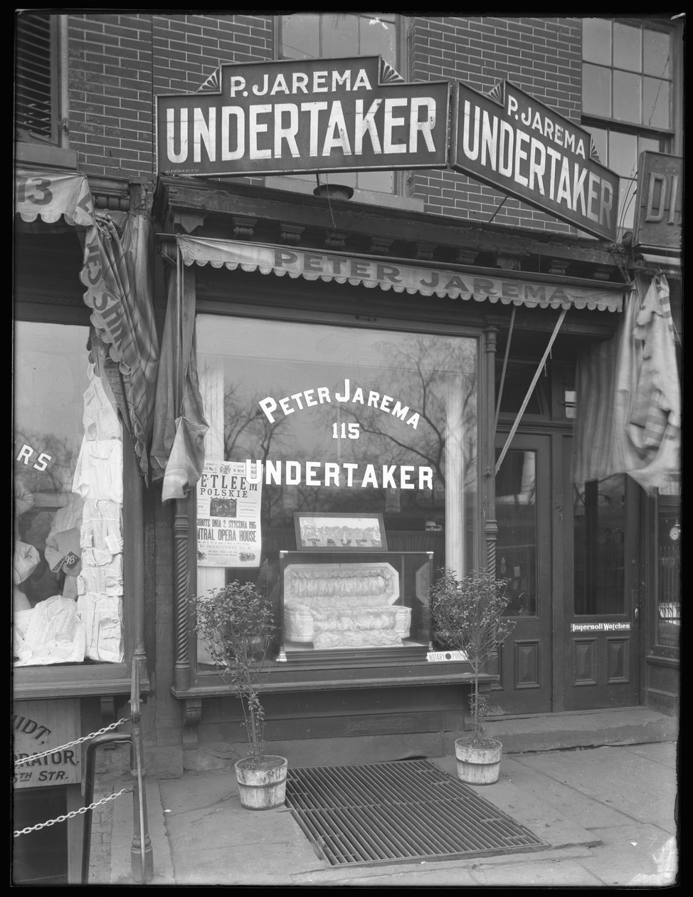 Peter Jarema, ukrainsk begravningsentreprenör, 115 Avenue A, New York City, 14 november 1914 av William Davis Hassler