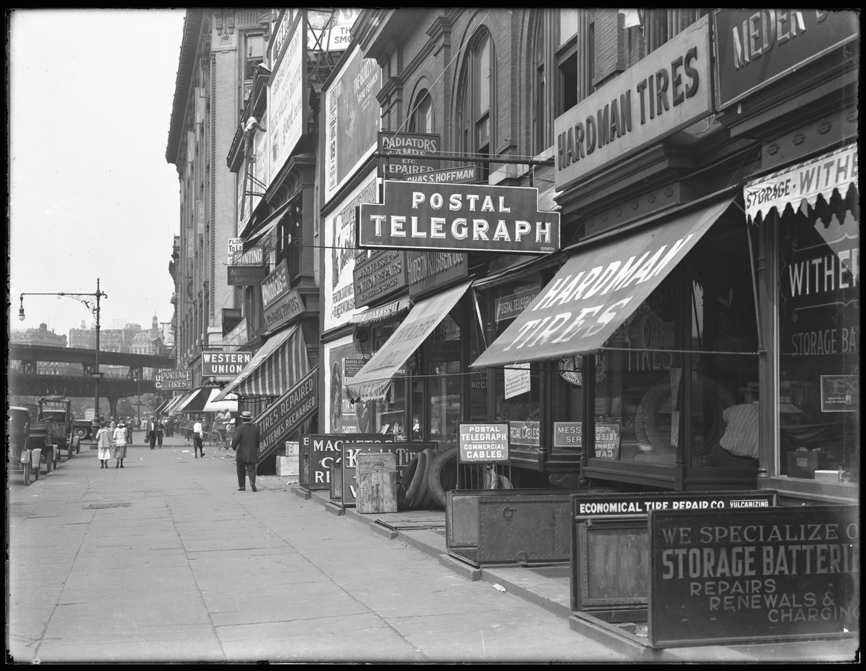 Posttelegrafskylt, 1906 Broadway, New York City, 18 augusti 1916 av William Davis Hassler