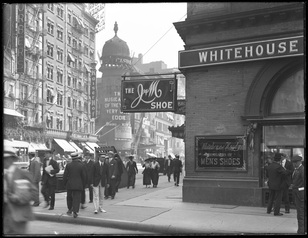 Skylt för J und M Shoe, 1429 Broadway, New York City, 2 augusti 1916 av William Davis Hassler