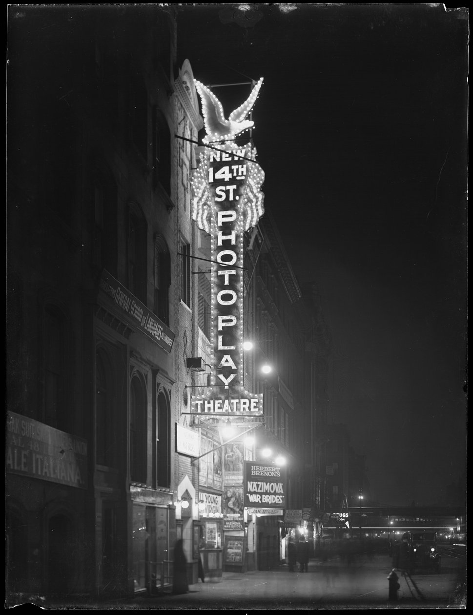 The New 14th Street Photoplay Theatre, New York City, 6 januari 1917 av William Davis Hassler