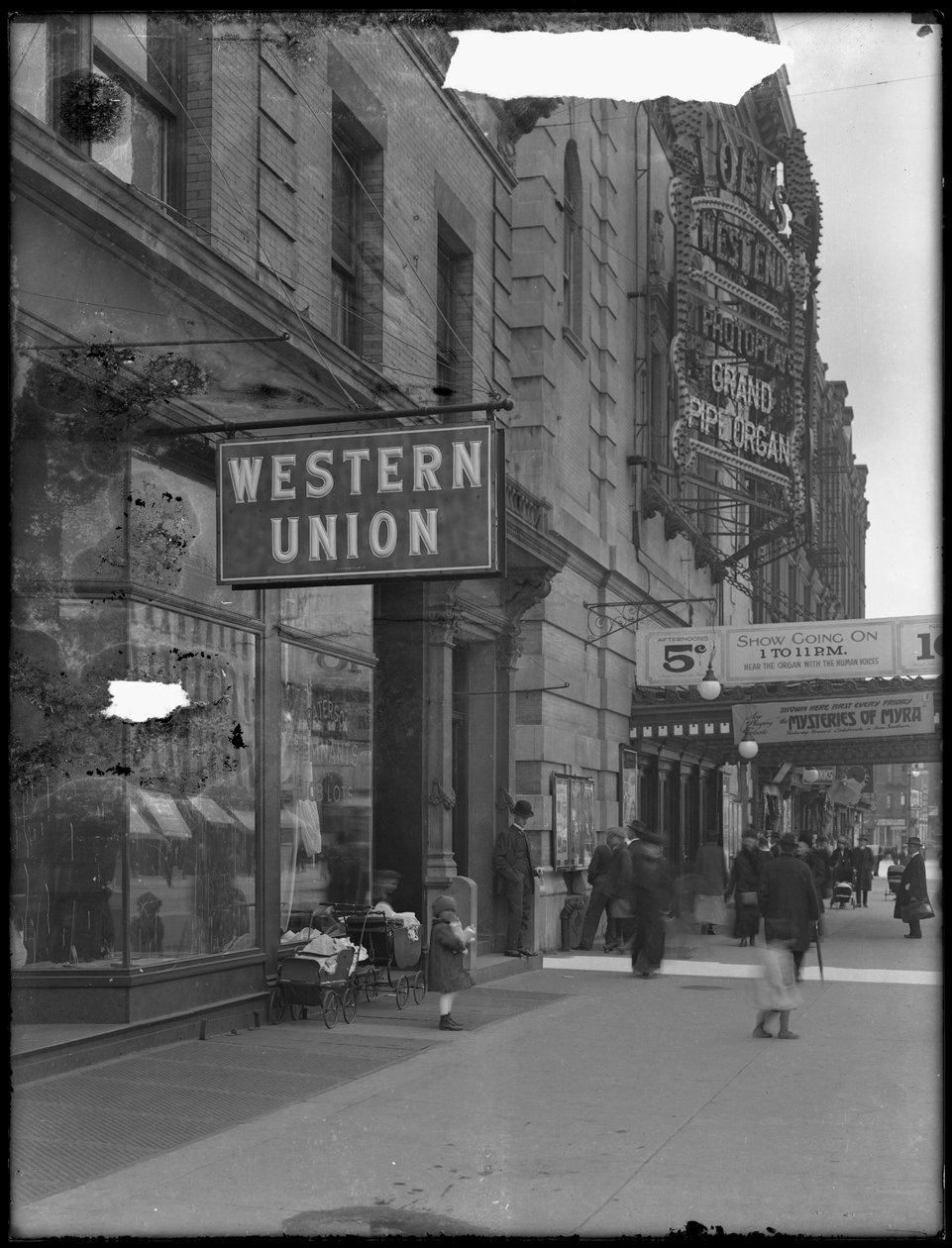 Western Unions kontorsskylt vid W. 125th Street och St. Nicholas Avenue, New York City, 28 april 1916. av William Davis Hassler