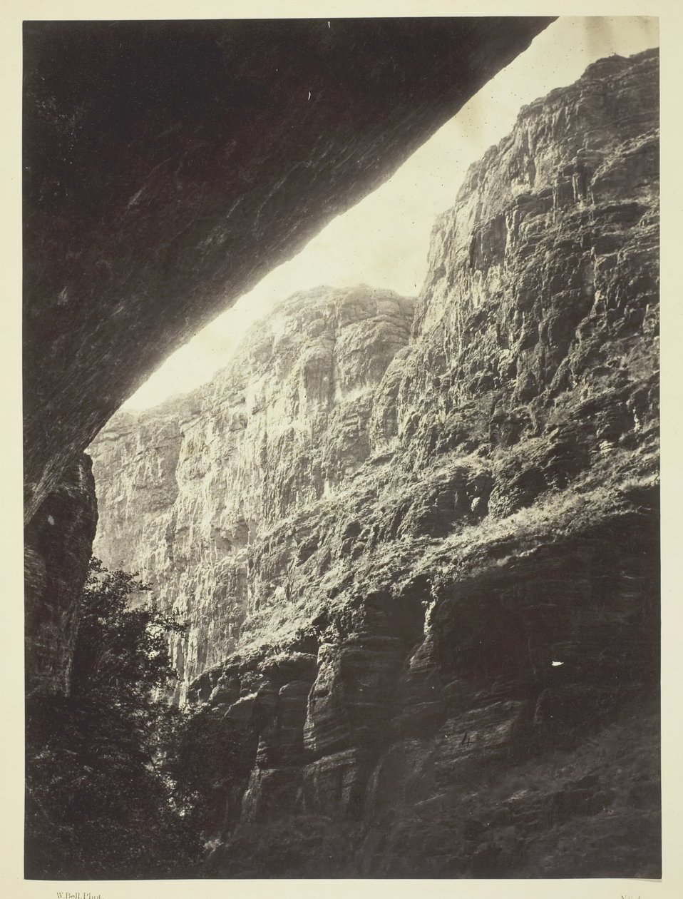 Cañon of Kanab Wash, Colorado River, Looking South, 1872. av William H. Bell