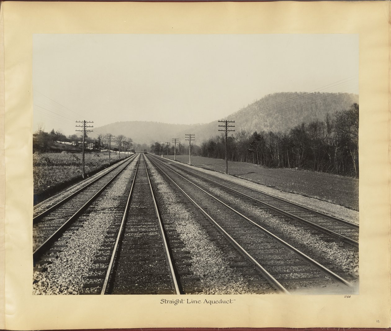 Straight Line Aqueduct av William H. Rau
