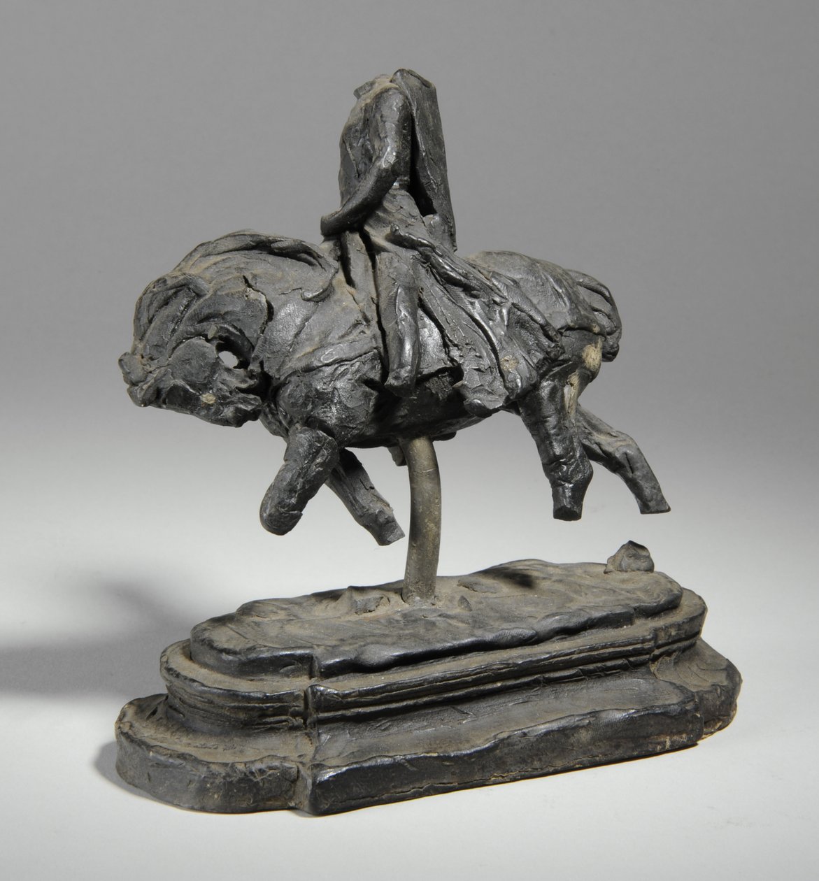 Maquette för en ryttarstaty av Edward I, ca 1893 (plasticine) av William Hamo Thornycroft