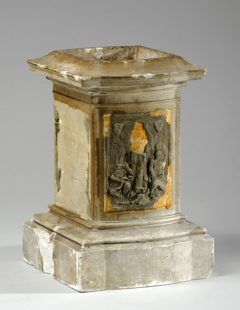 Maquette för monumental sockel (gips & plasticine) av William Hamo Thornycroft