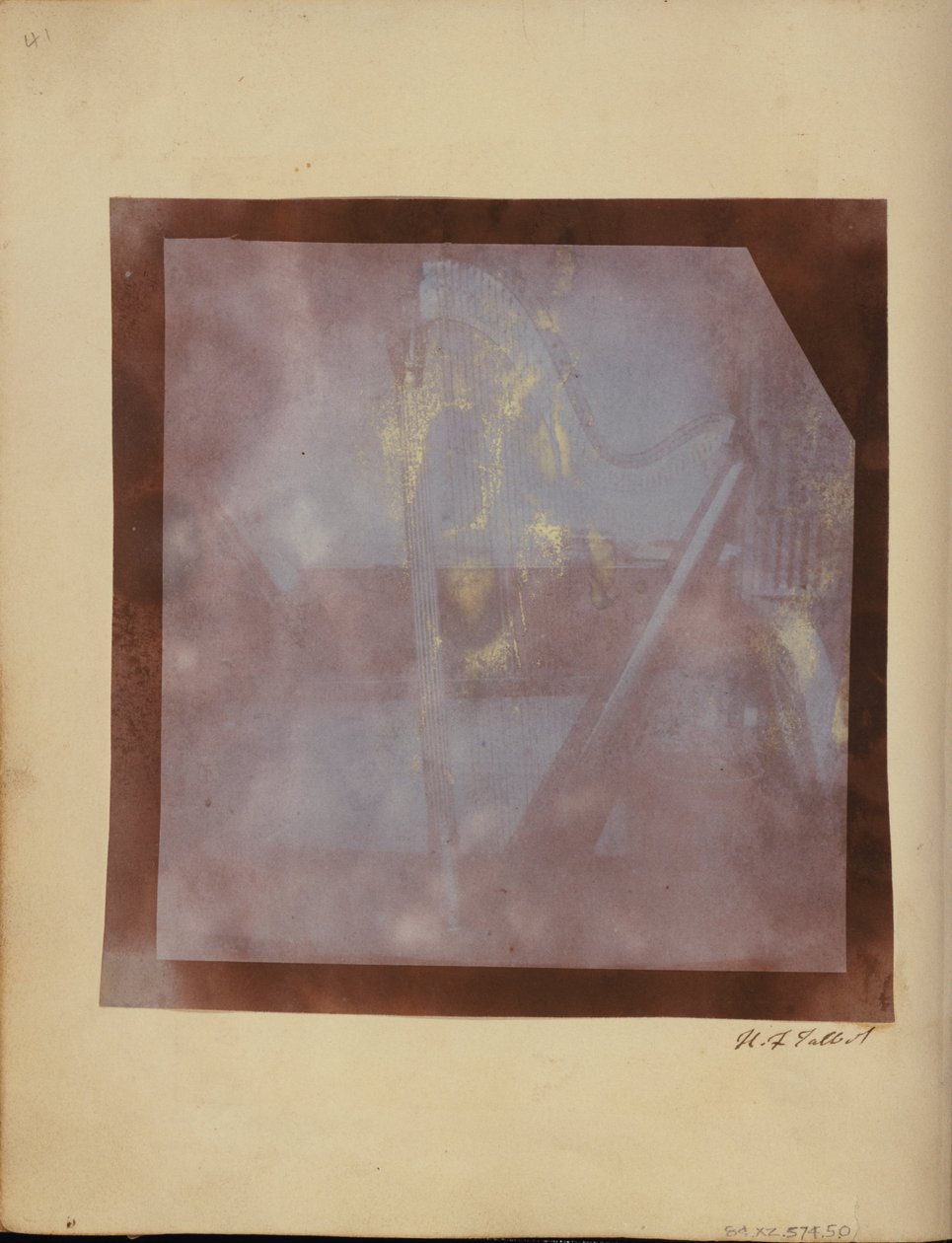 Amelinas harpa i biblioteket, Lacock Abbey av William Henry Fox Talbot