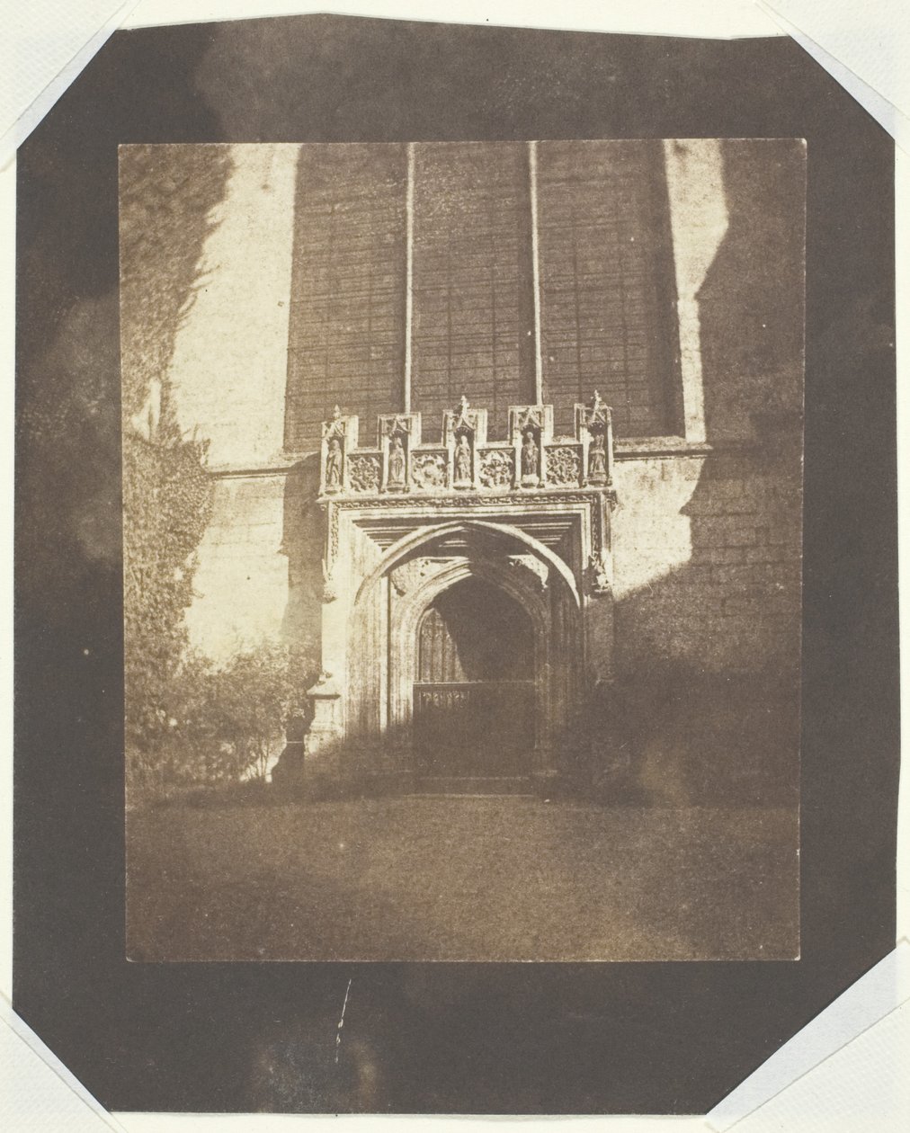 Antika dörren, Magdalen College, Oxford av William Henry Fox Talbot