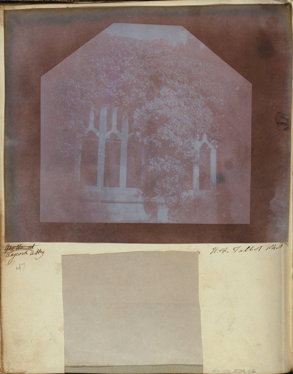 Detalj av klostren vid Lacock Abbey av William Henry Fox Talbot