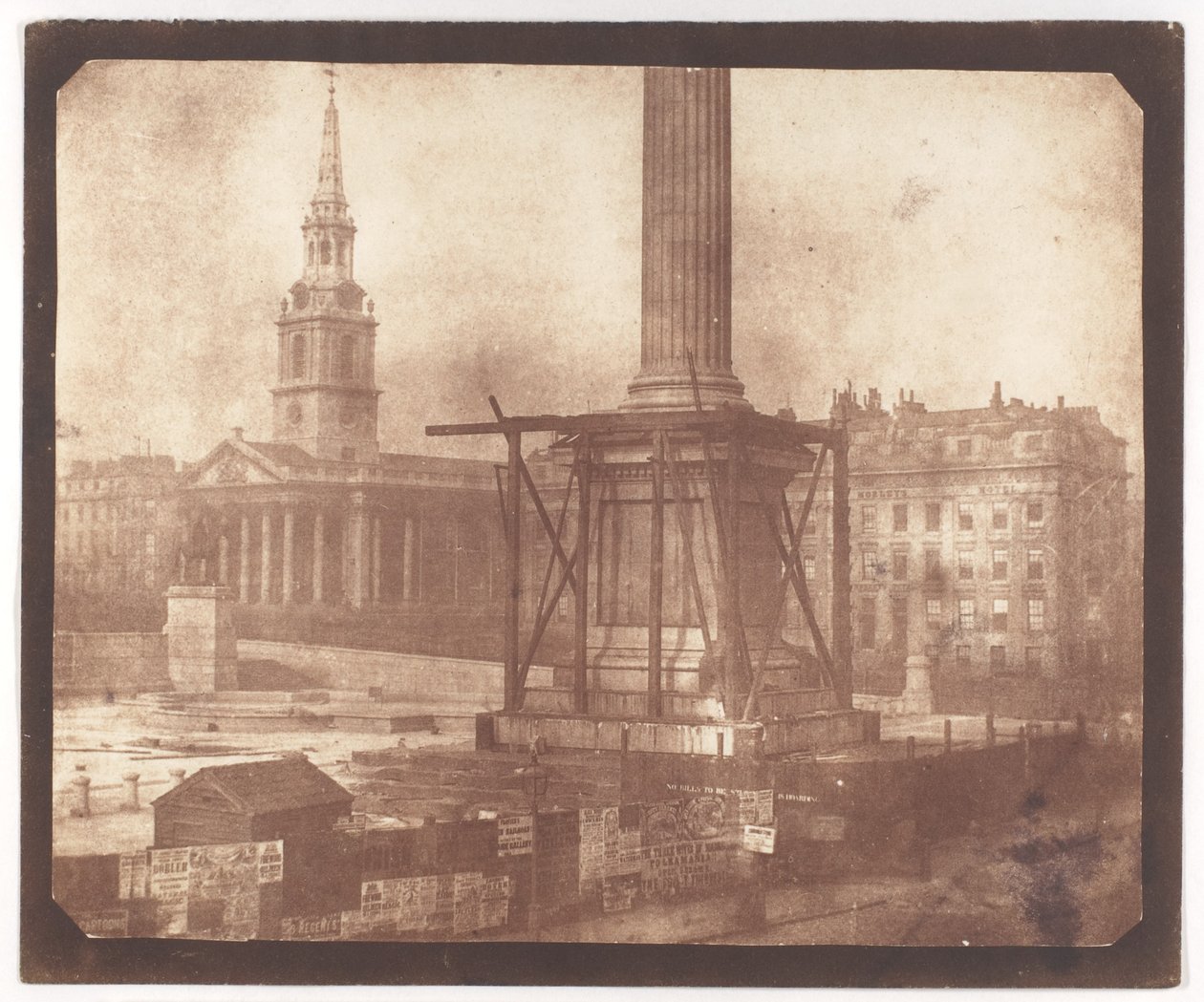 Nelsons kolonn under uppförande, Trafalgar Square av William Henry Fox Talbot