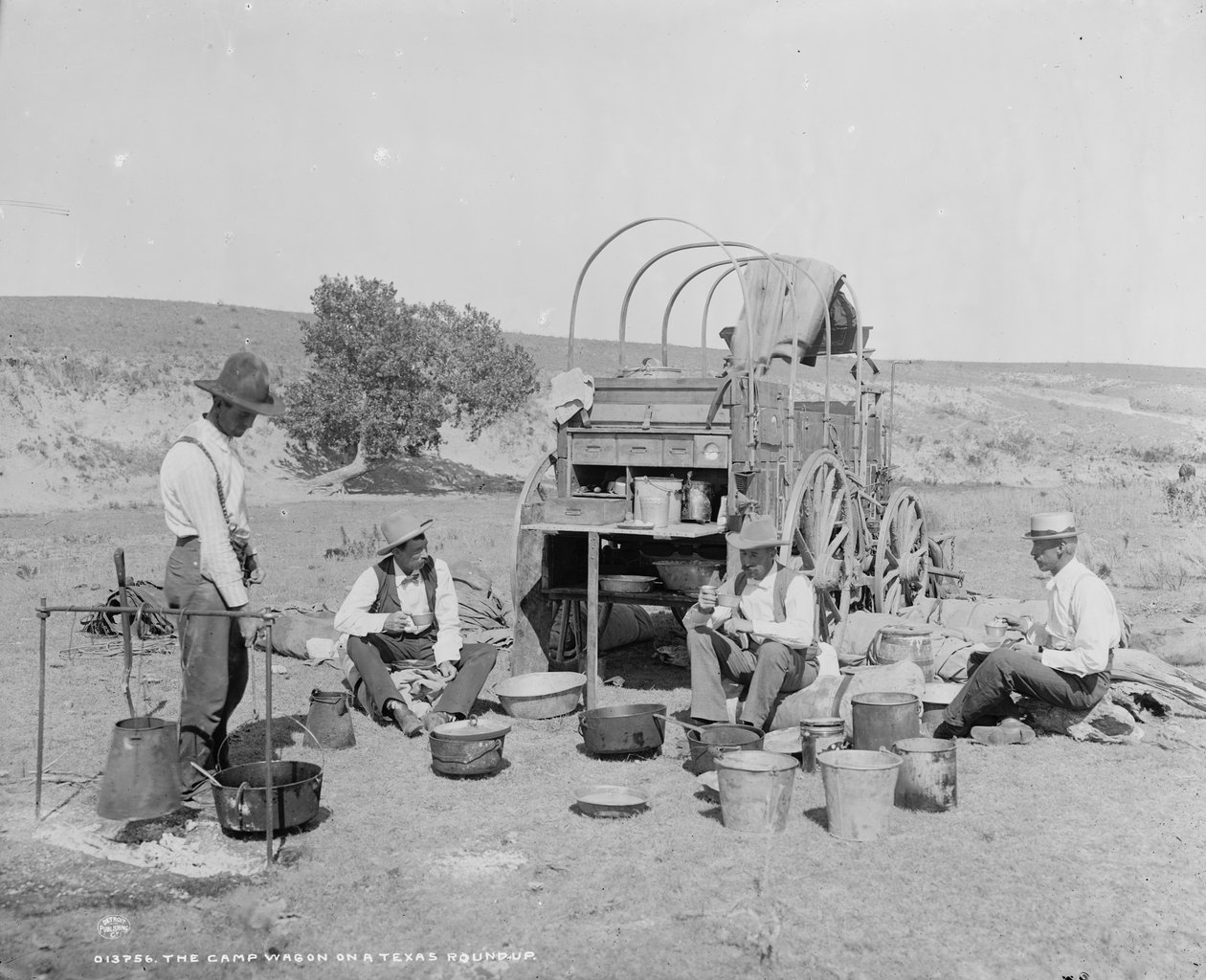 Lägervagn på en Texas roundup, ca 1900 (s/v foto) av William Henry Jackson