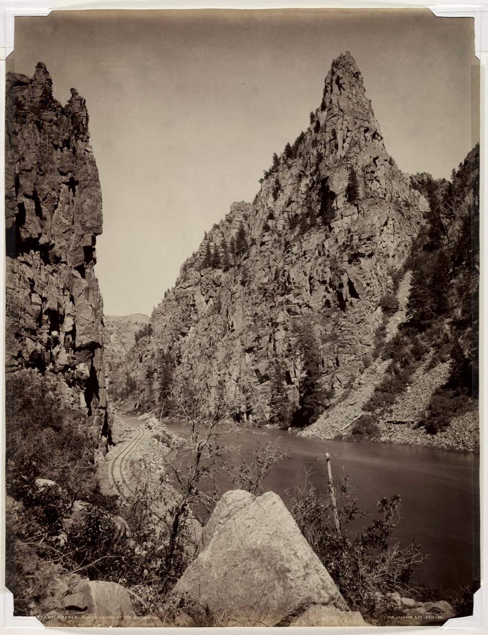 Currecanti Needle, Black Cañon of the Gunnison, före 1880. av William Henry Jackson