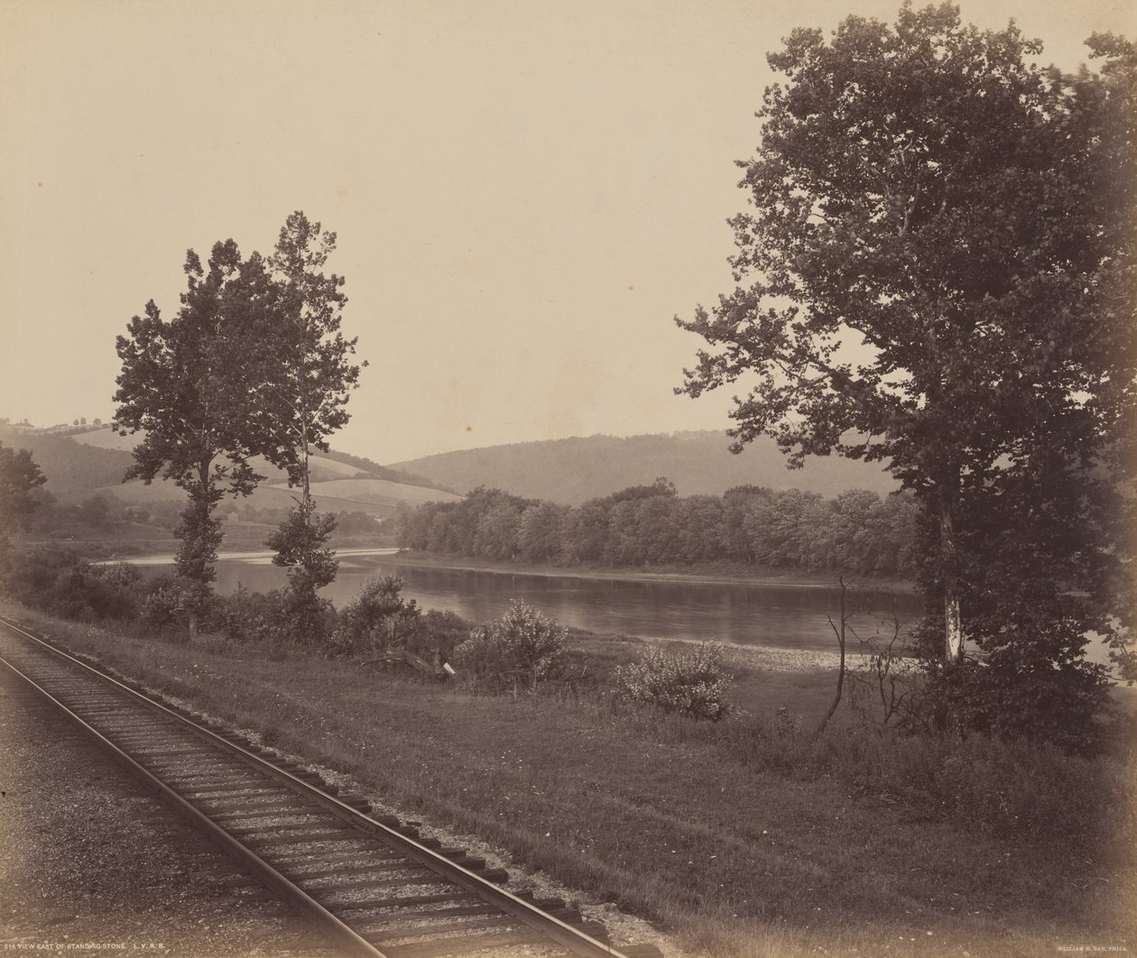 Östra vyn av den stående stenen,ca. 1895 (foto) av William Herman Rau