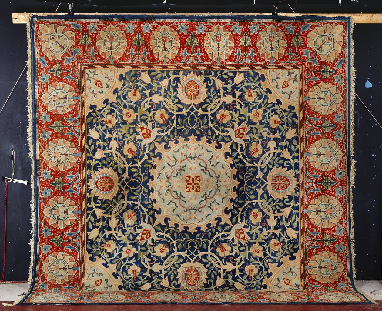 En sällsynt "Swan-House" Hammersmith handknuten matta, Morris & Co., ca 1890 av William Morris