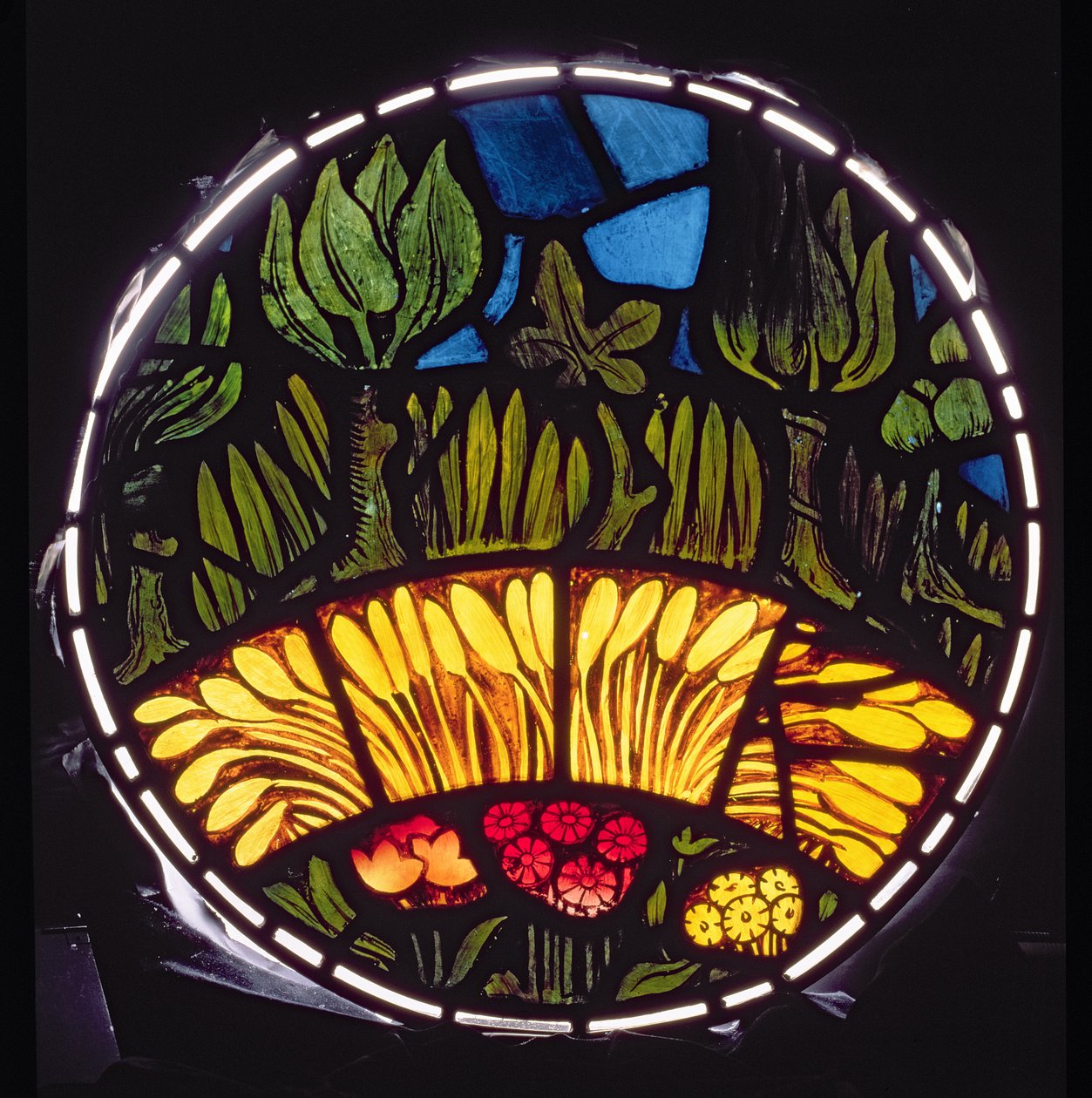 Växter och träd, detalj från Creation Window, 1861 målat glasdetalj av 120153 av William Morris