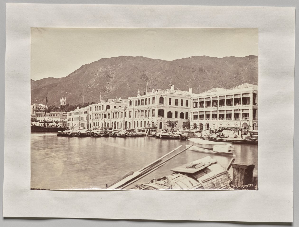 Utan titel (View on the Praya, looked east, Hong Kong) av William Pryor Floyd