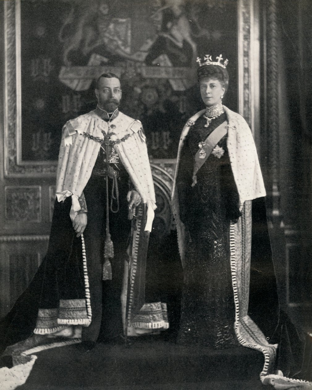 Kung George V och drottning Mary vid deras första öppnande av parlamentet, 6 februari 1911, 1951. av William and Daniel Downey
