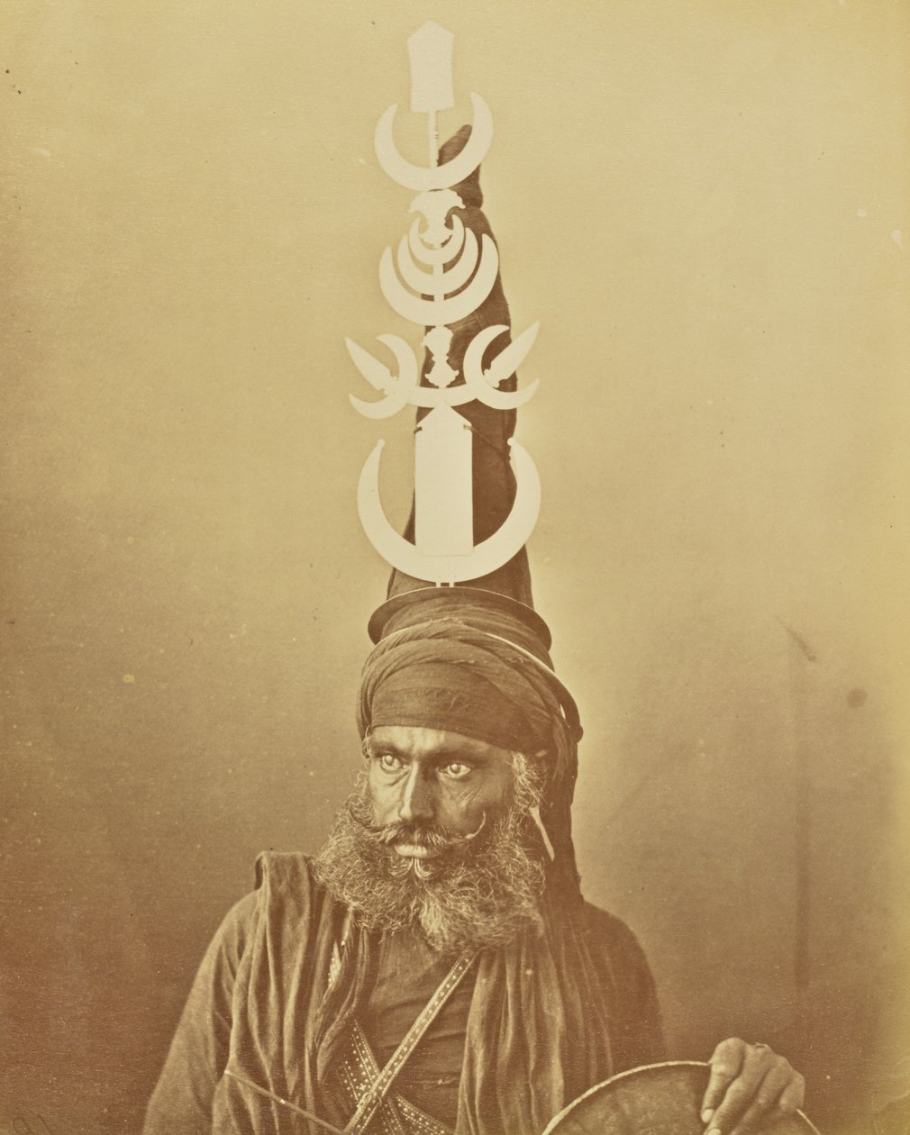 [Porträtt av en Nihang eller en Akali] av Willoughby Wallace Hooper