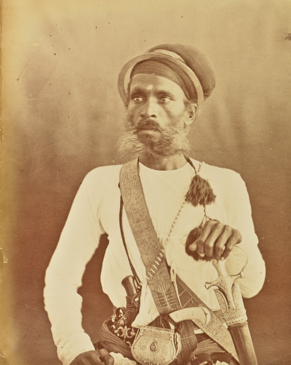 [Porträtt av en sikhisk krigare] av Willoughby Wallace Hooper