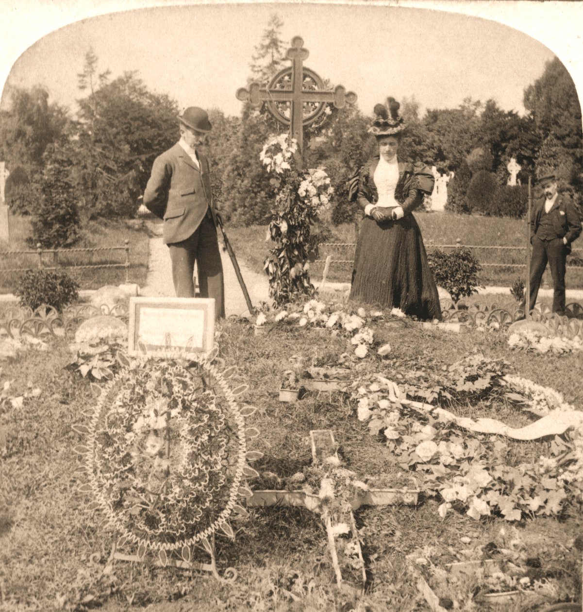 The Grave of Charles Stewart Parnell, Irlands största ledare, Dublin, 1896. av Works and Sun Sculpture Studios