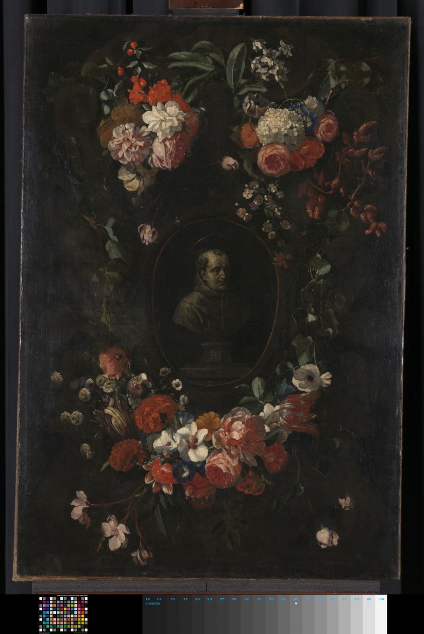 Feigned, skulpterad byst av den välsignade Hieronymus Werdanus inställd i en låtsad stenkartouche, dekorerad med en swag och två klasar med blommor av Wouter Gysaerts