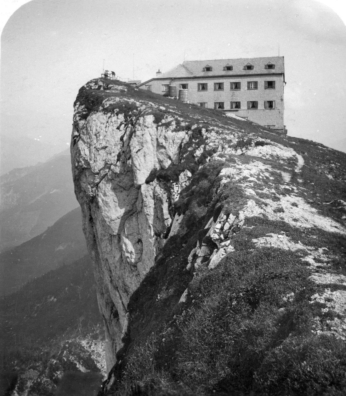 Hotell på toppen av berget Schafberg, Salzkammergut, Österrike, c1900-talet. av Wurthle and Sons
