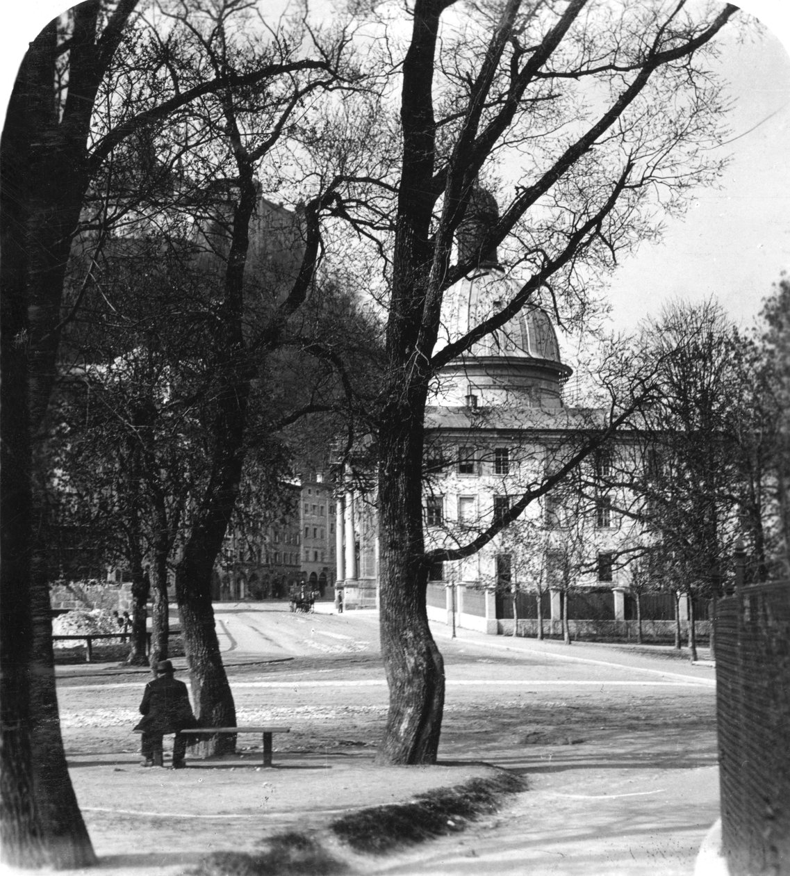 Kajetanerplatz och Hohensalzburg-fästningen, Salzburg, Österrike, c1900 av Wurthle and Sons