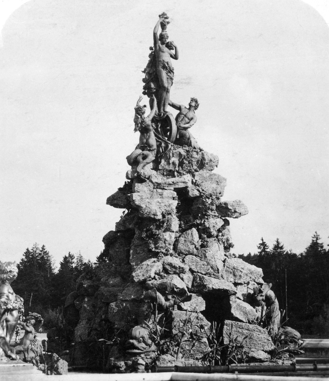 Fontänen vid Herrenchiemsee-palatset, Bayern, Tyskland, c1900-talet. av Wurthle and Sons