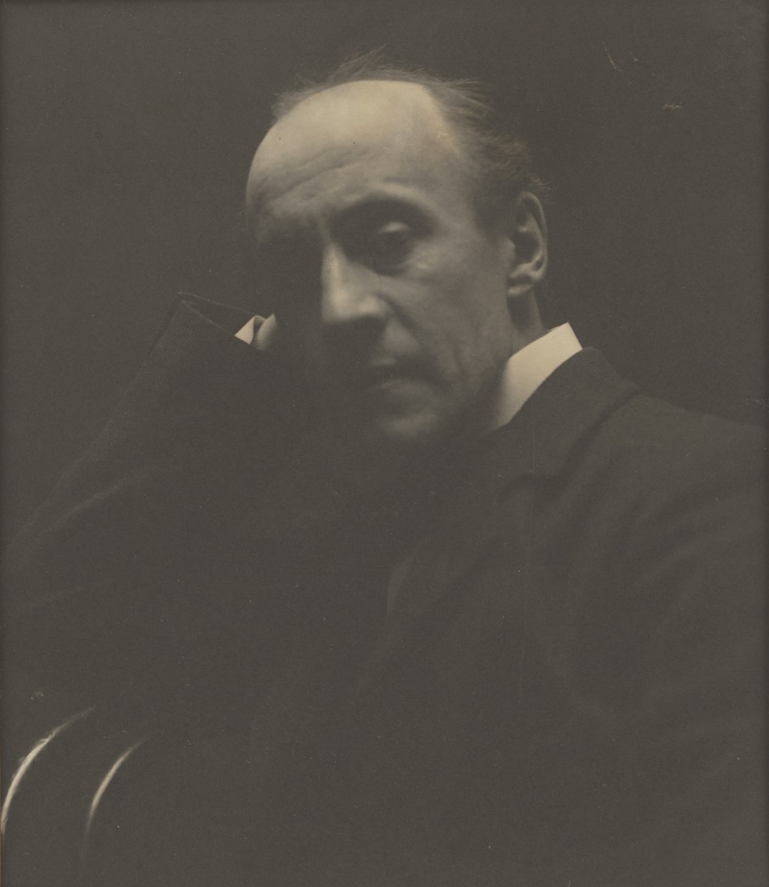 [Porträtt av Sir Anthony Hope Hawkins] av Zaida Ben Yusuf