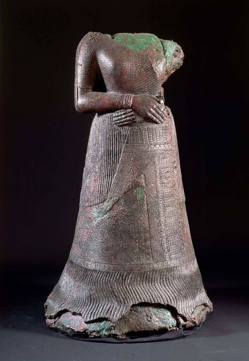 00332 Staty av drottning Napirasu, hustru till Untash-Napirisha, en elamitisk kung från 1100-talet f.Kr., funnen i Susa, Iran, ca 1250 f.Kr. (brons) av Hippolyte Lalaise Devéria