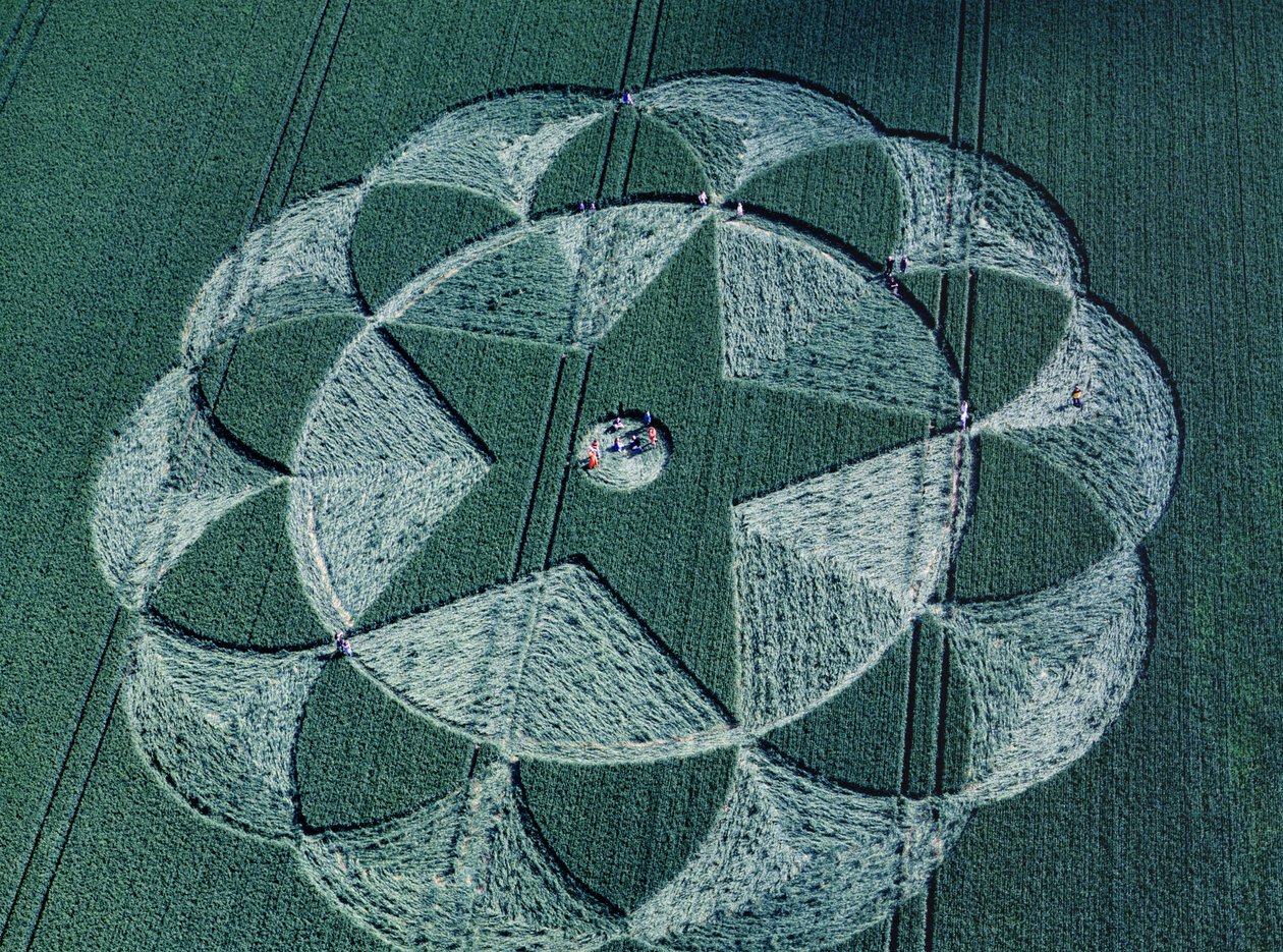 Korncirkel i kornfält, Avebury Trusloe, Wiltshire, 20 juni 1998 (flygfoto) av Ferdinand Georg Waldmuller