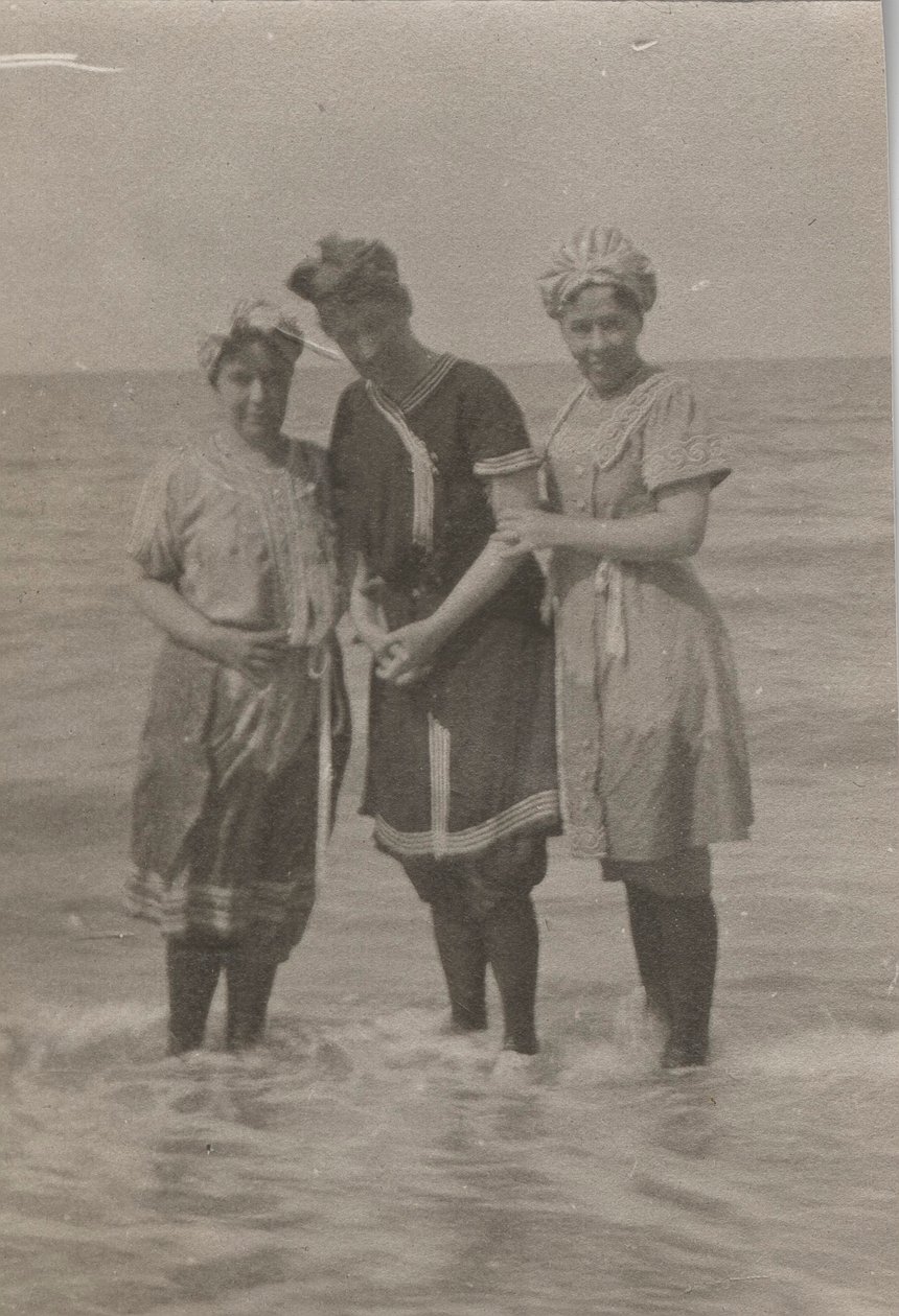 Detalj, badfest, Houlgate, september 1911 (s/v foto) av Hippolyte Lalaise Devéria