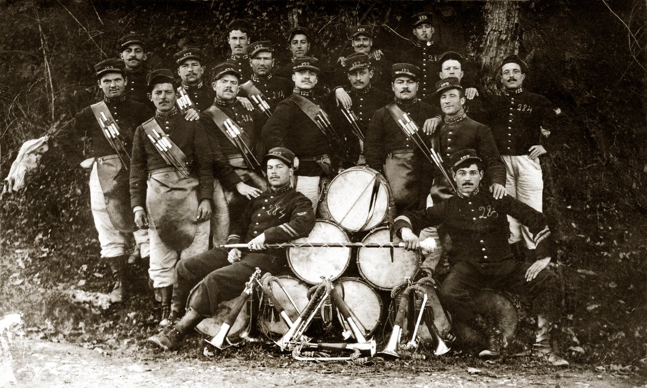 Fanfar av det 122:a franska infanteriregementet under första världskriget 14-18 (s/v foto) av . .