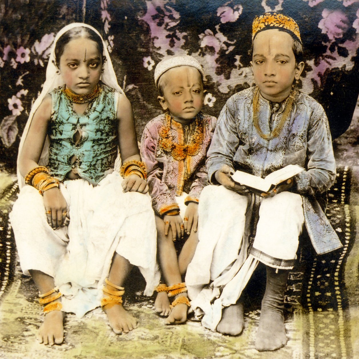 Hinduiska barn av en hög kast, Bombay, Indien 1922 (foto) av Frederick (attr. to) Barnard