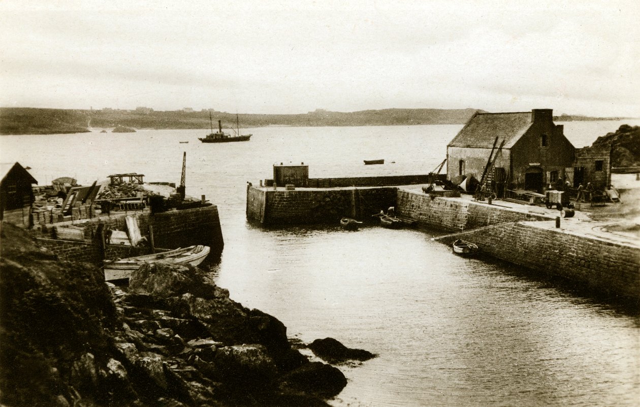 Isle of Ouessant: hamnen i Lampaul vid högvatten, cirka 1900-1920 (foto) av . .