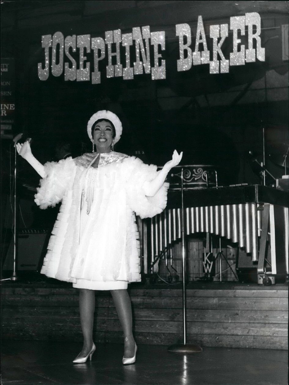 Josephine Baker uppträder i Zürich, Schweiz, 3 mars 1967 (foto) av . .