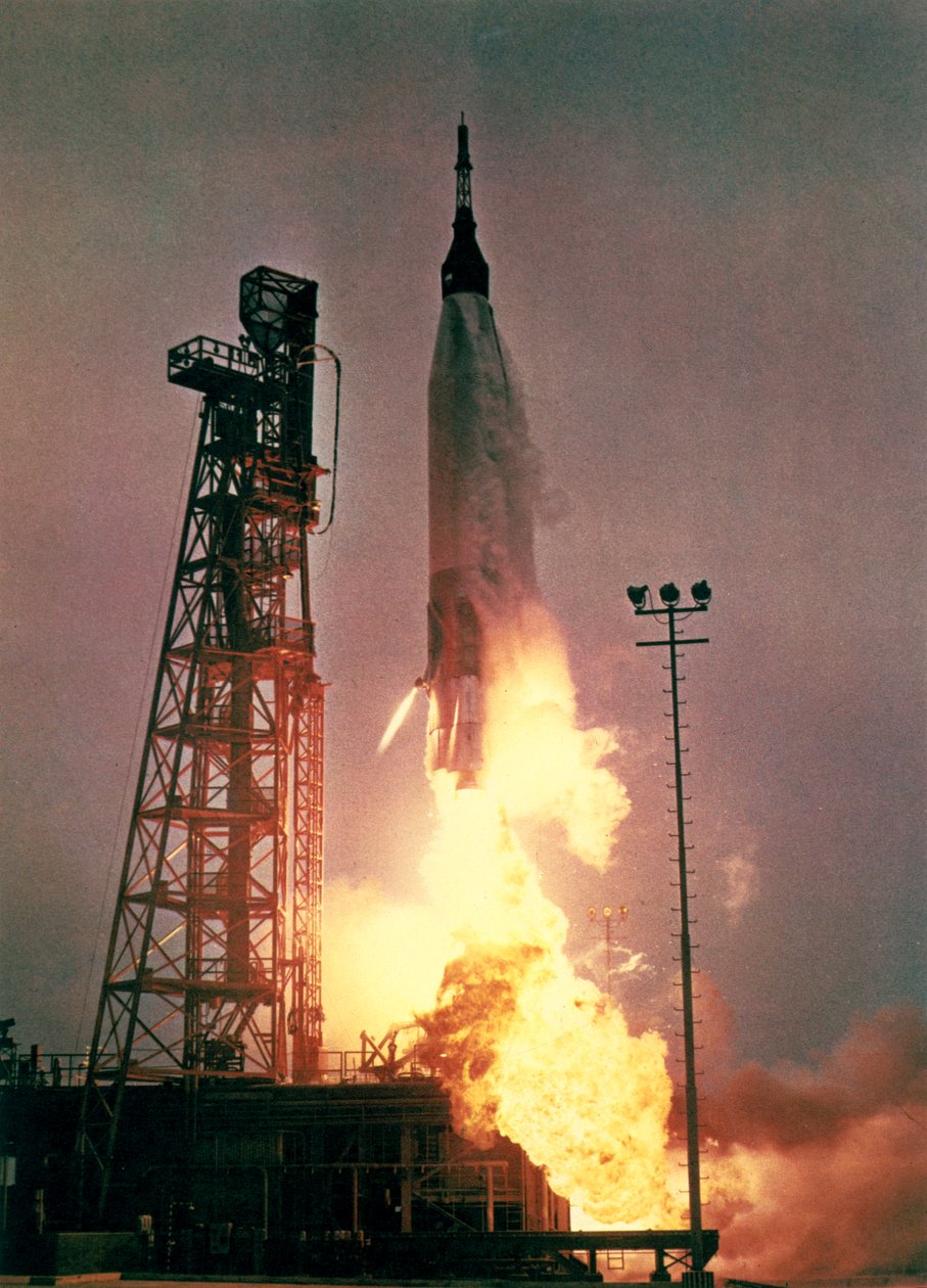 Bemannad rymdflygning, USA, Mercury/Gemini Uppskjutning av Atlas-raketen som förde astronauten John Glenn i omloppsbana av Frederick (attr. to) Barnard