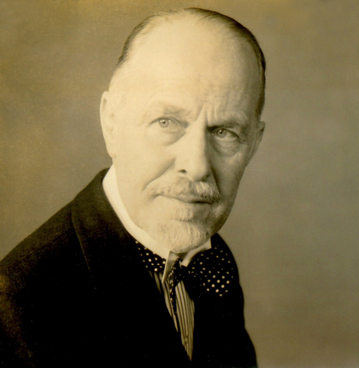 Porträtt av Elias Burton Holmes av Frederick (attr. to) Barnard