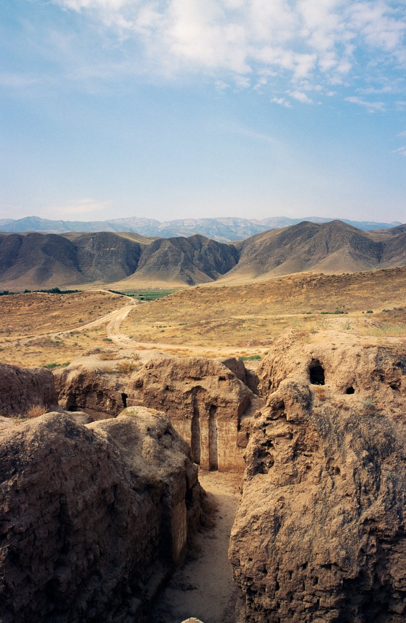 Ruinerna av Nisa (även känd som Parthaunisa), huvudstad i Parthian Empire (Unescos världsarvslista, 2007), Turkmenistan. av Georg Carl Heinrich Dollmann